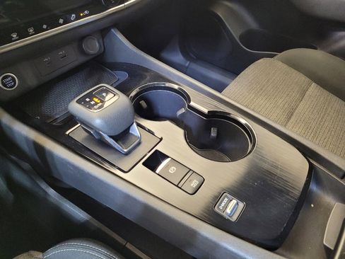 Used 2023 Nissan Rogue SV image 26