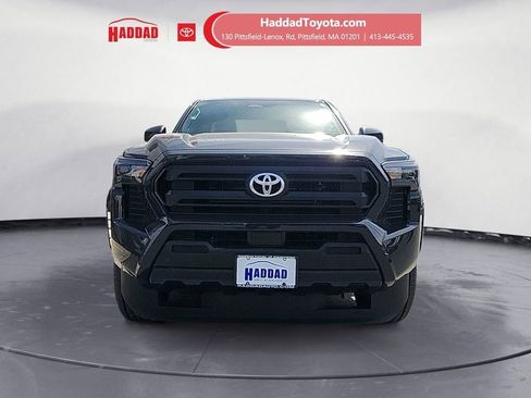 Used 2025 Toyota Tacoma SR w/ SR Upgrade Package AWD/4WD image 8