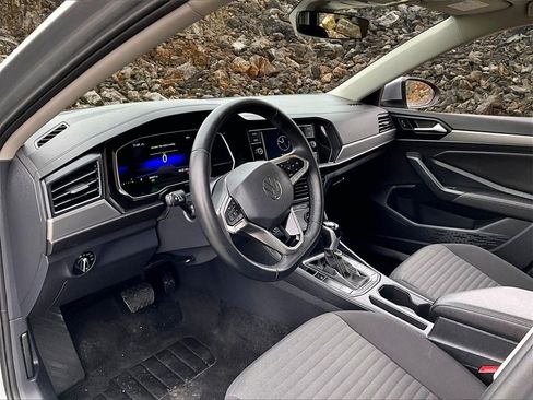 Used 2024 Volkswagen Jetta S image 11