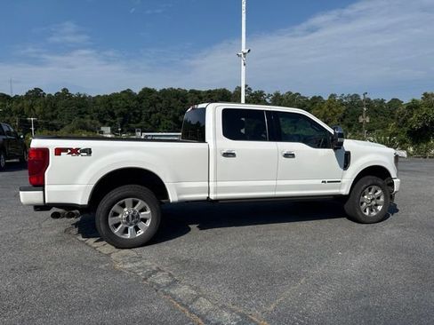Used 2022 Ford F250 Platinum AWD/4WD image 3