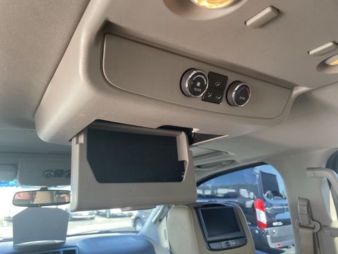 Used 2014 Nissan Armada Platinum w/ Platinum Reserve Package AWD/4WD image 32