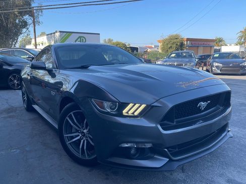 Used 2015 Ford Mustang GT image 3