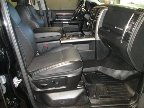 Used 2013 RAM 1500 Laramie w/ Convenience Group AWD/4WD image 12