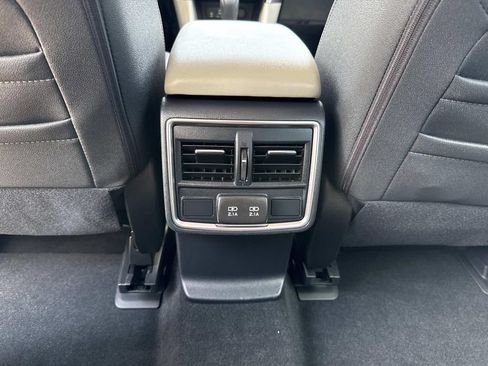Used 2023 Subaru Forester Premium AWD/4WD image 18