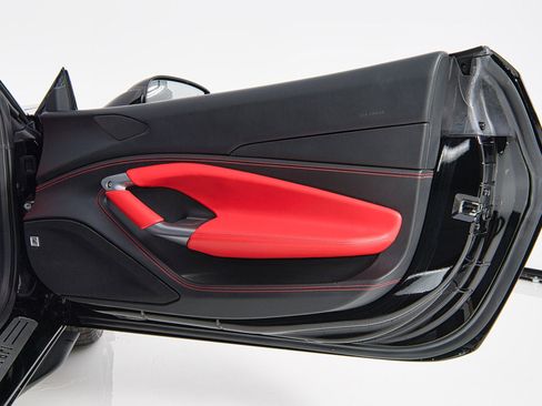 Certified 2021 Ferrari F8 Tributo RWD image 22
