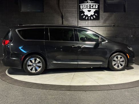 Used 2018 Chrysler Pacifica Limited w/ Advanced Safetytec Group image 5