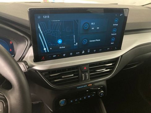 Used 2024 Ford Escape Platinum image 2