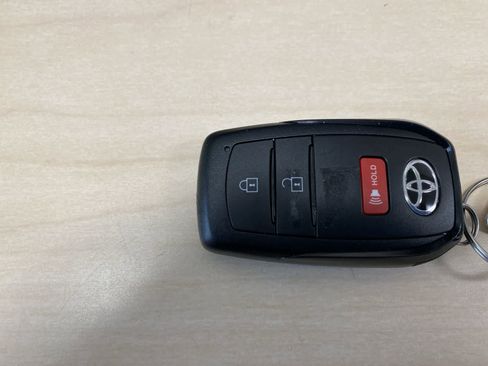 Certified 2025 Toyota Tacoma SR5 image 35