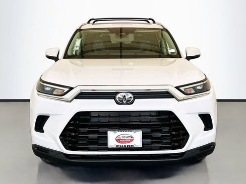 New 2025 Toyota Grand Highlander FWD image 2