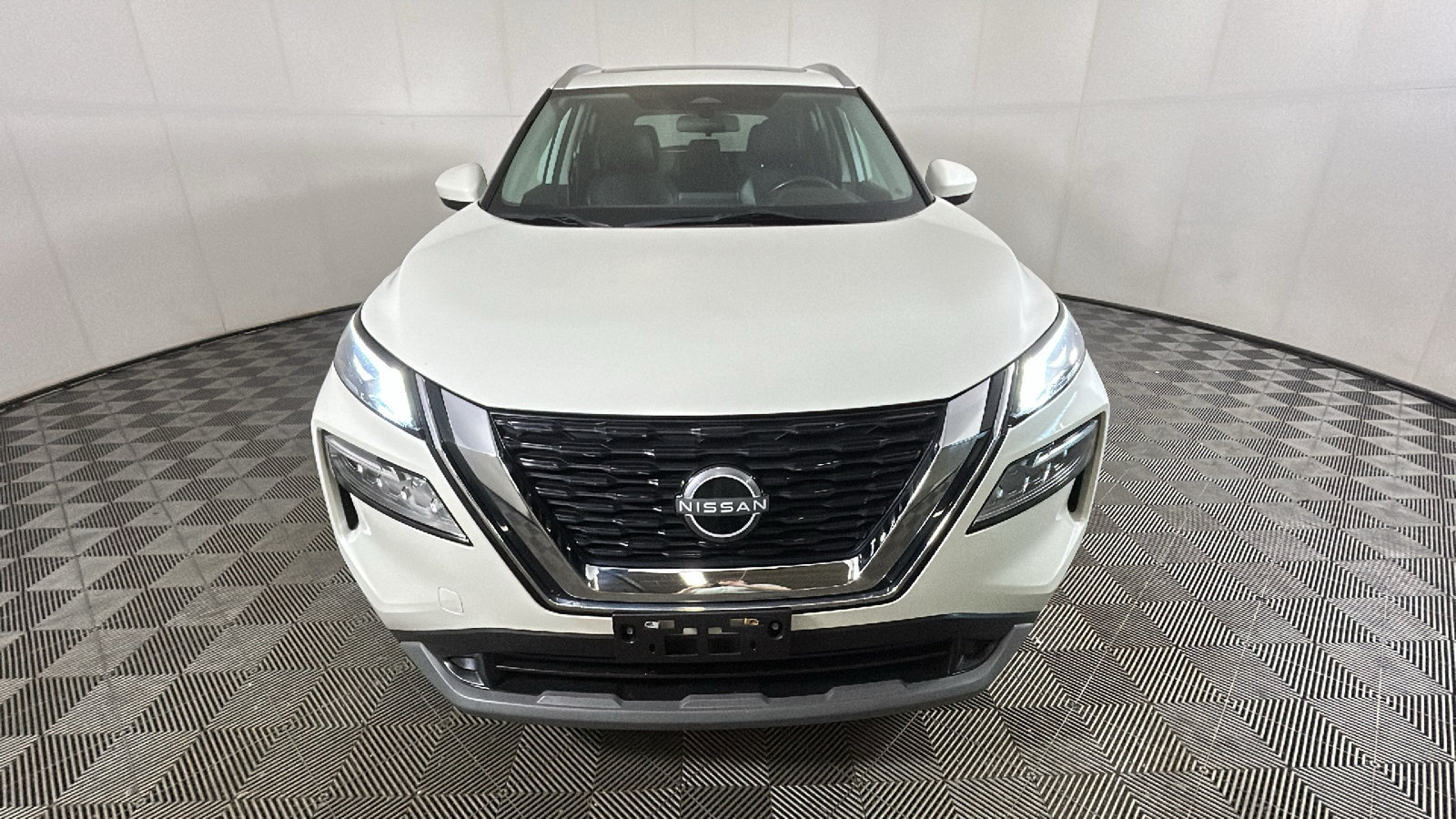 Used 2023 Nissan Rogue SV w/ SV Premium B Package AWD/4WD image 9