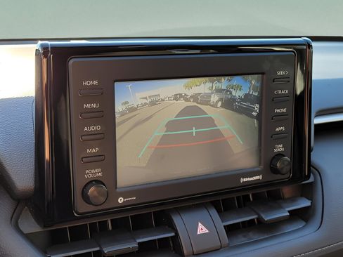 Used 2020 Toyota RAV4 LE image 25