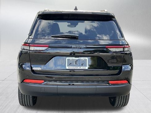 New 2024 Jeep Grand Cherokee Altitude image 5