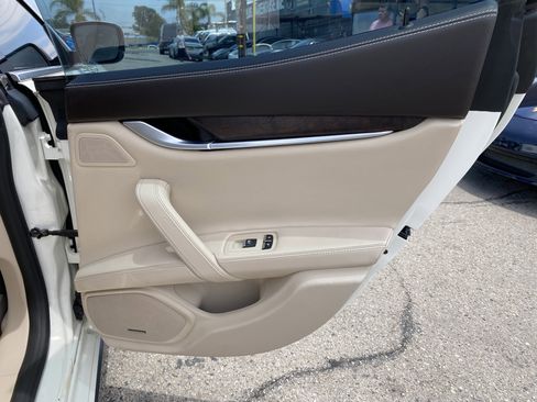 Used 2016 Maserati Ghibli RWD image 22