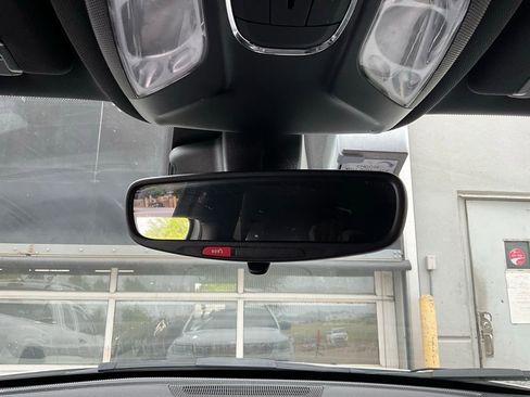 Used 2025 Jeep Compass Latitude image 17