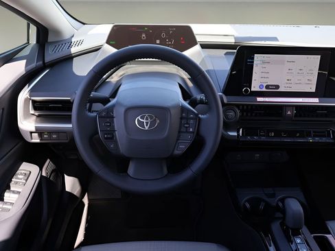 New 2026 Toyota Prius LE image 15