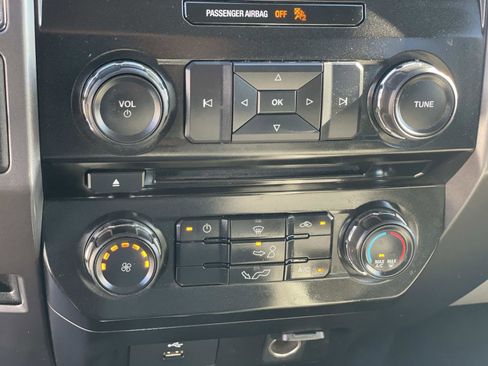 Used 2016 Ford F150 XLT image 9