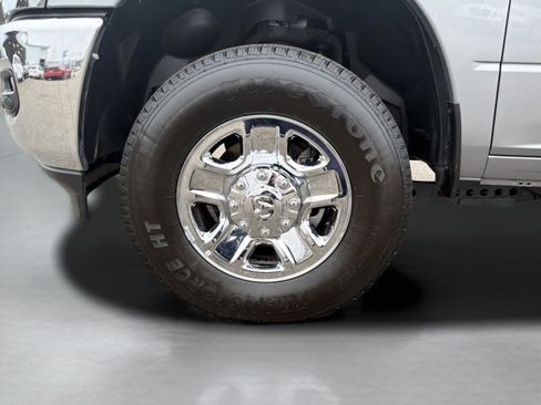 Used 2024 RAM 2500 Tradesman w/ Chrome Appearance Group image 9