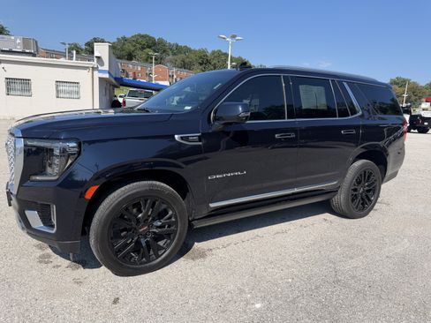 Used 2022 GMC Yukon Denali AWD/4WD image 3