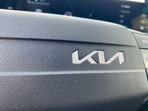 New 2026 Kia Sportage EX image 19