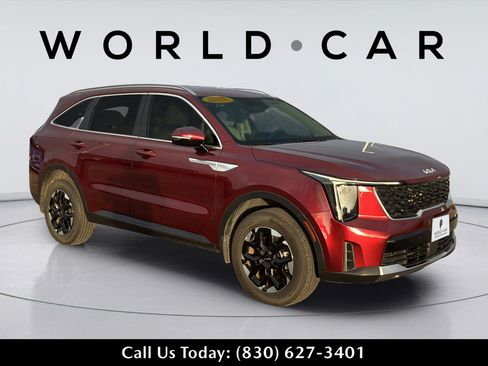 Certified 2025 Kia Sorento S AWD/4WD image 2