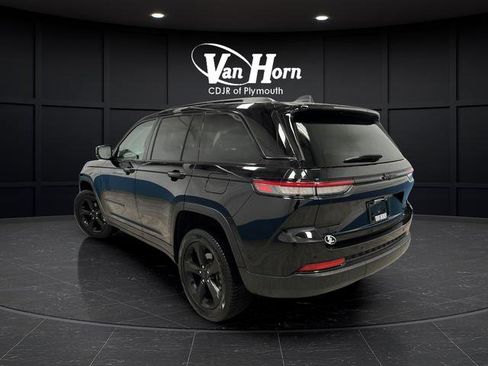 Used 2023 Jeep Grand Cherokee Limited w/ Black Appearance Package AWD/4WD image 5