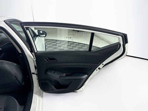 Used 2025 Nissan Altima 2.5 SV image 28