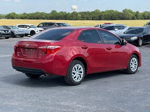Used 2018 Toyota Corolla LE FWD image 4