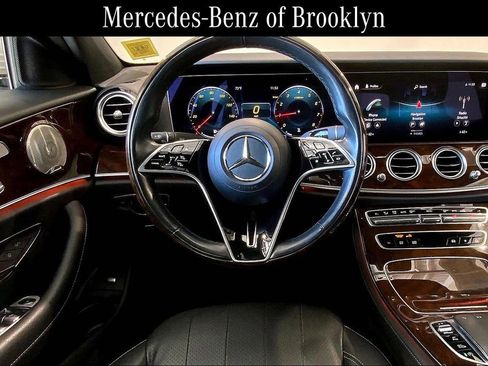 Used 2023 Mercedes-Benz E 350 4MATIC Sedan image 5