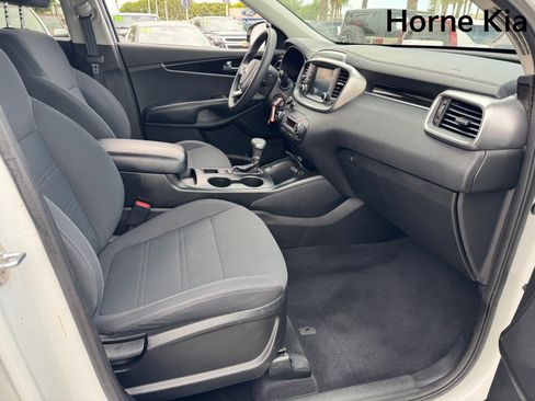 Used 2019 Kia Sorento AWD V6 image 26