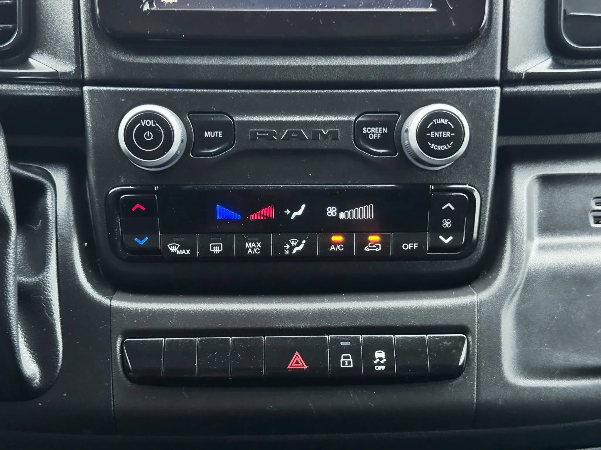 Used 2023 RAM ProMaster 2500 FWD image 40
