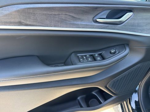 New 2026 Jeep Grand Cherokee L 4WD image 12