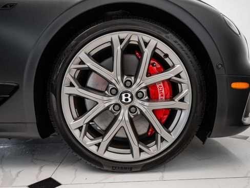 Used 2023 Bentley Continental GT V8 image 18