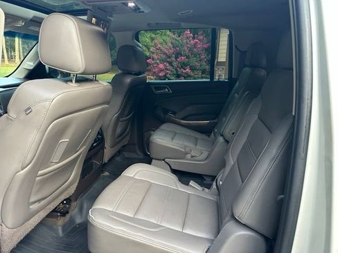 Used 2015 GMC Yukon XL Denali w/ Premium Package RWD image 12
