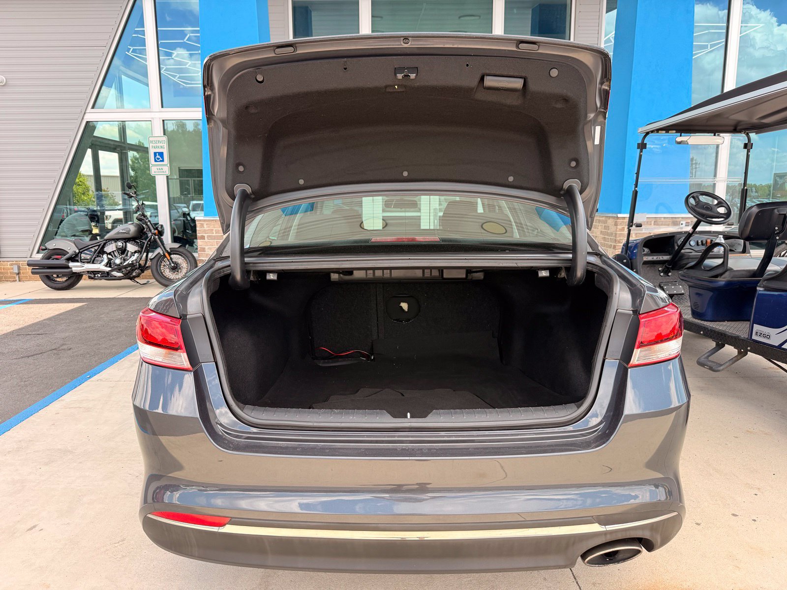 Used 2017 Kia Optima LX FWD image 18