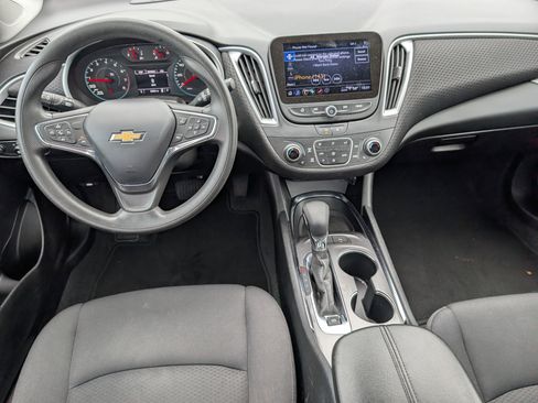 Used 2024 Chevrolet Malibu LT FWD image 11