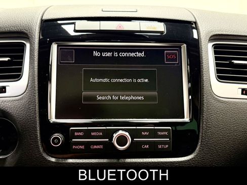Used 2012 Volkswagen Touareg TDI AWD/4WD image 33