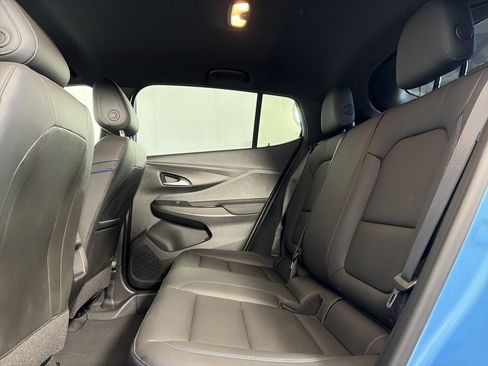 Used 2025 Buick Envista Sport Touring w/ Convenience I Package FWD image 9