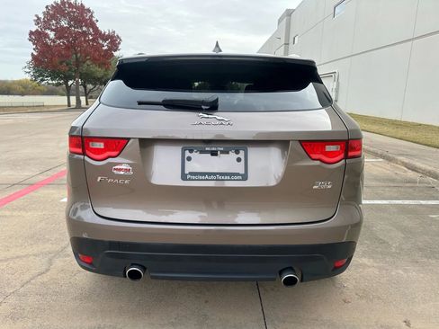 Used 2017 Jaguar F-PACE R-Sport image 11