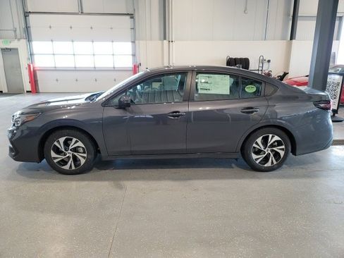 Used 2025 Subaru Legacy Premium image 4