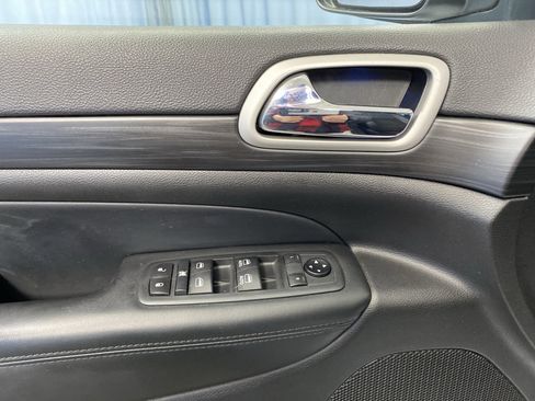 Certified 2020 Jeep Grand Cherokee Altitude image 12