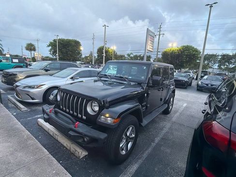 Used 2021 Jeep Wrangler Unlimited Sahara AWD/4WD image 14
