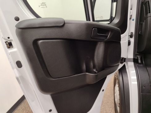 Used 2025 RAM ProMaster 2500 w/ U-Haul Equipment Group FWD image 9