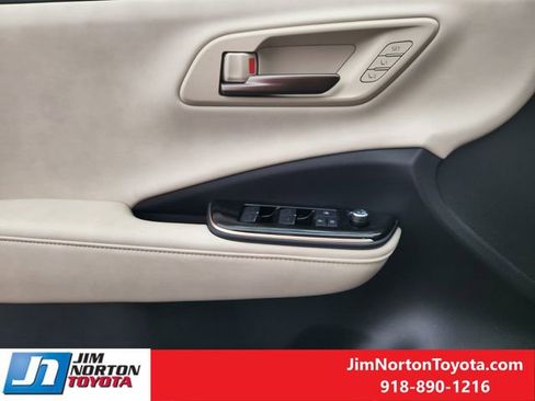 Used 2024 Toyota Crown Limited image 26