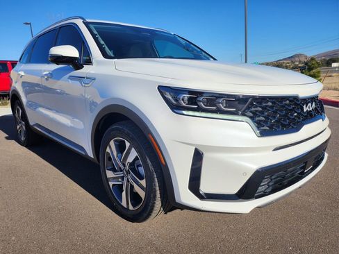 Used 2024 Kia Sorento SX Prestige image 2