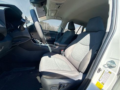 Used 2023 Toyota RAV4 XLE FWD image 23