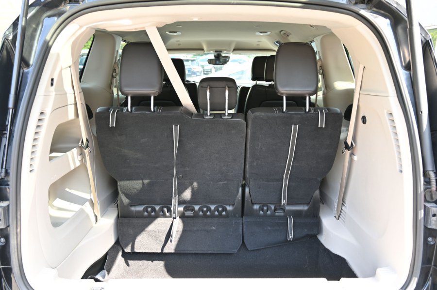 Used 2023 Chrysler Pacifica Touring-L FWD image 20