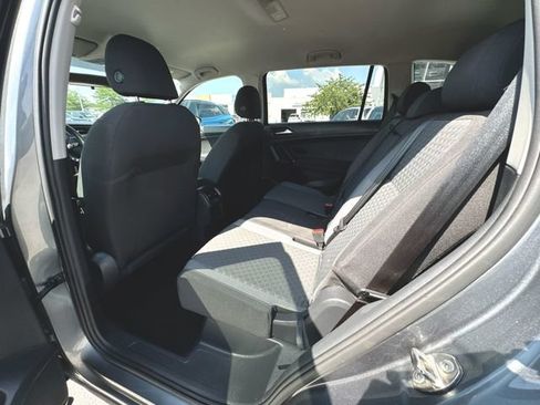 Used 2018 Volkswagen Tiguan S w/ 3rd Row Seat Package AWD/4WD image 19