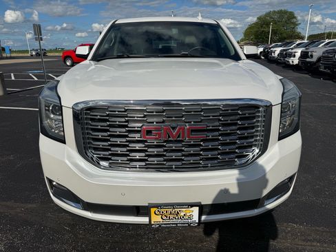 Used 2018 GMC Yukon XL Denali w/ Denali Ultimate Package AWD/4WD image 8