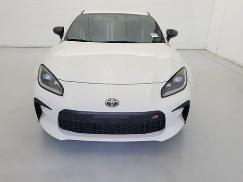 Used 2025 Toyota GR86 Premium RWD image 5