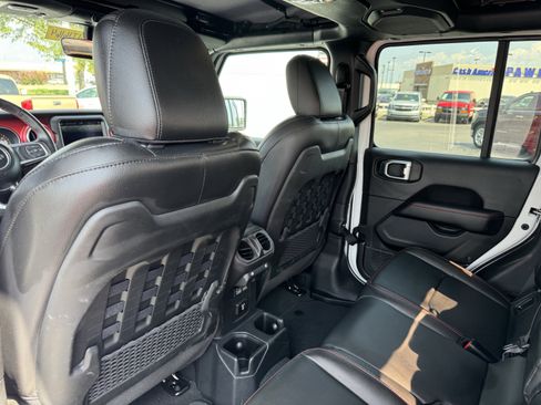 Used 2022 Jeep Gladiator Rubicon w/ Cold Weather Group image 31
